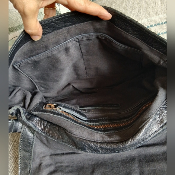 Liebeskind Hailey 2D leather bag. - Picture 9 of 9